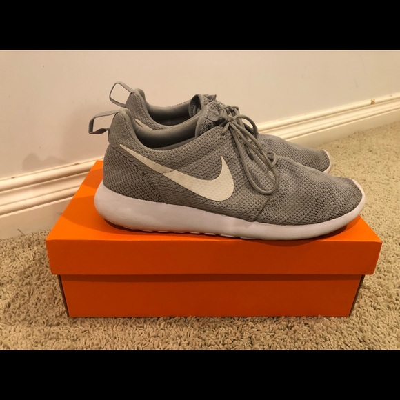 Nike Roshe grey - Picture 2 of 3